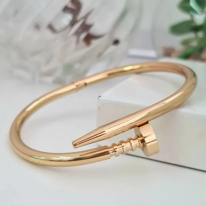 BRACELETE AT
